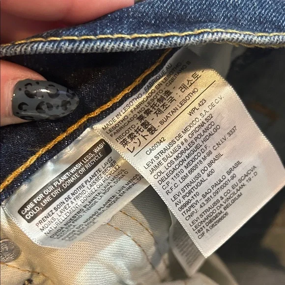 Men's Levi Blue Jeans - Picture 9 of 9